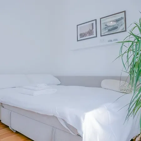 Ai Banchi Apartment *